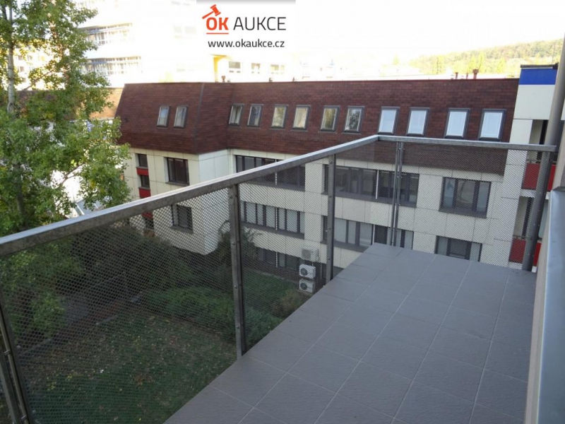 Podnájem bytu 1KK (42m2) s balkonem a garáží, Libeň