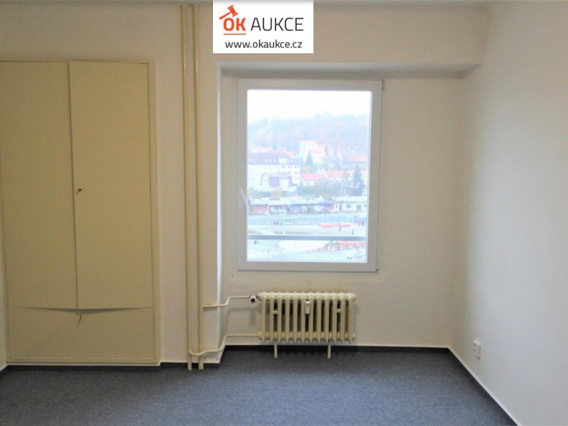 AUKCE PODNÁJMU - světlý byt 3KK (74m2) s dvěma balkony, Veleslavín