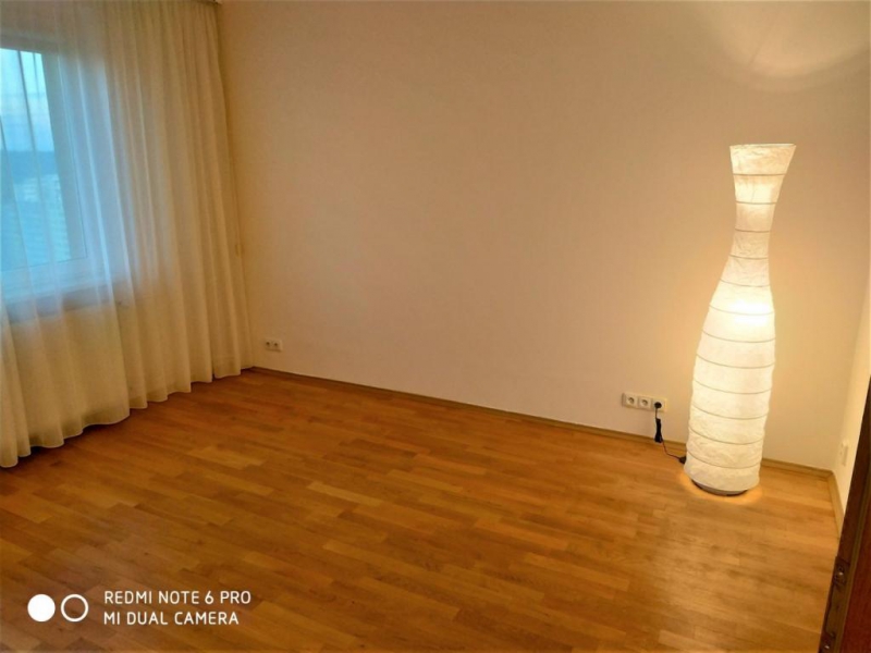 AUKCE PODNÁJMU - světlý zařízený byt 3KK (96 m2), Štúrova