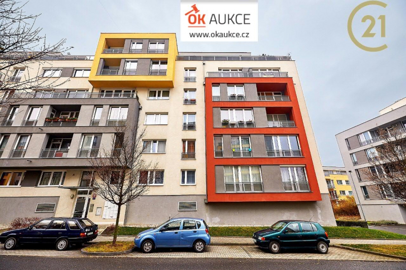 DOBROVOLNÁ AKCE - byt 4+KK, 101 m2 a 2 garážová stání  v Praze - Stodůlky